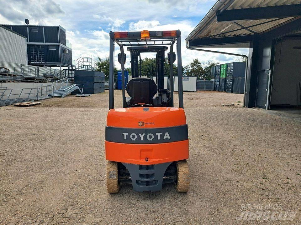 Toyota 7FBMF25 건설 장비 - 기타