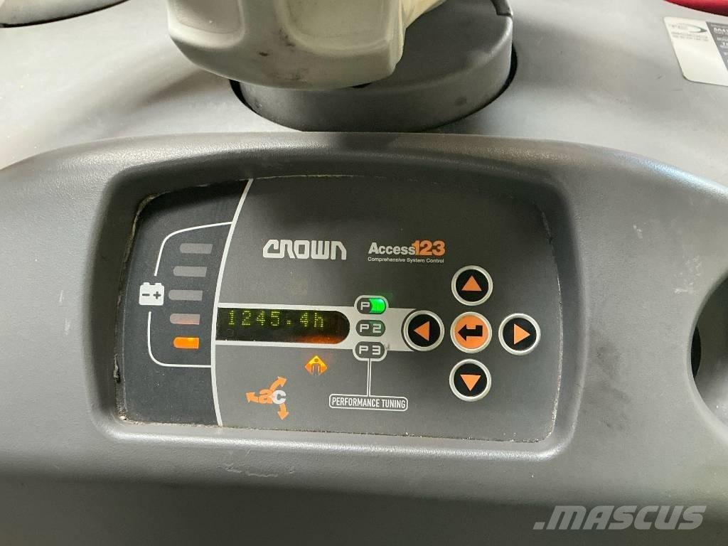 Crown TC 3000 견인 트럭
