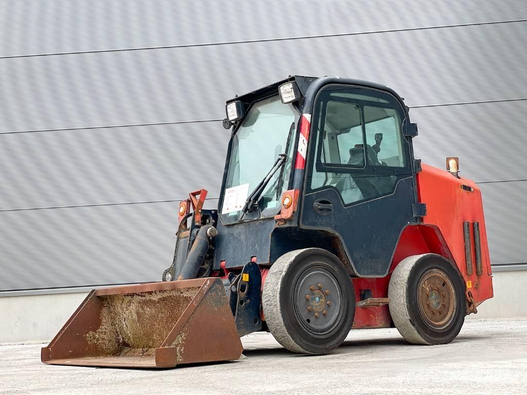 JCB R260  스키드로더