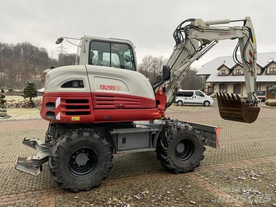 Takeuchi TB 295  휠 굴삭기