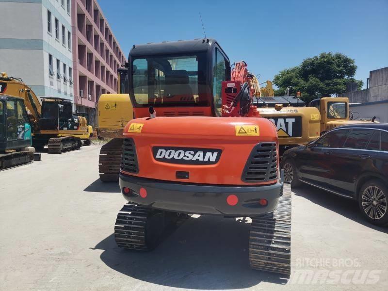 Doosan DX 60 대형 굴삭기 29톤 이상