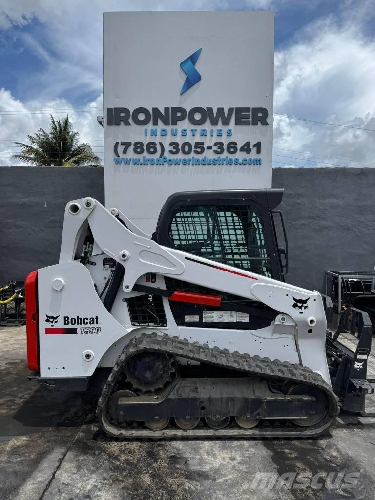 Bobcat T 590  스키드로더