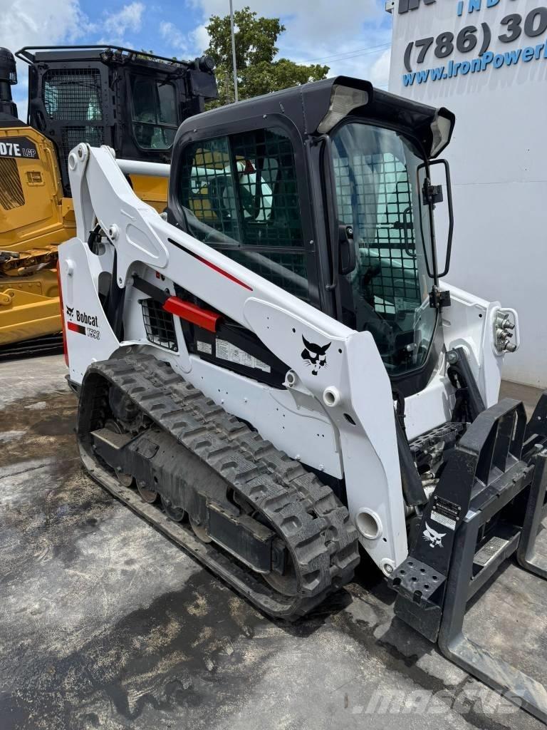 Bobcat T 590  스키드로더
