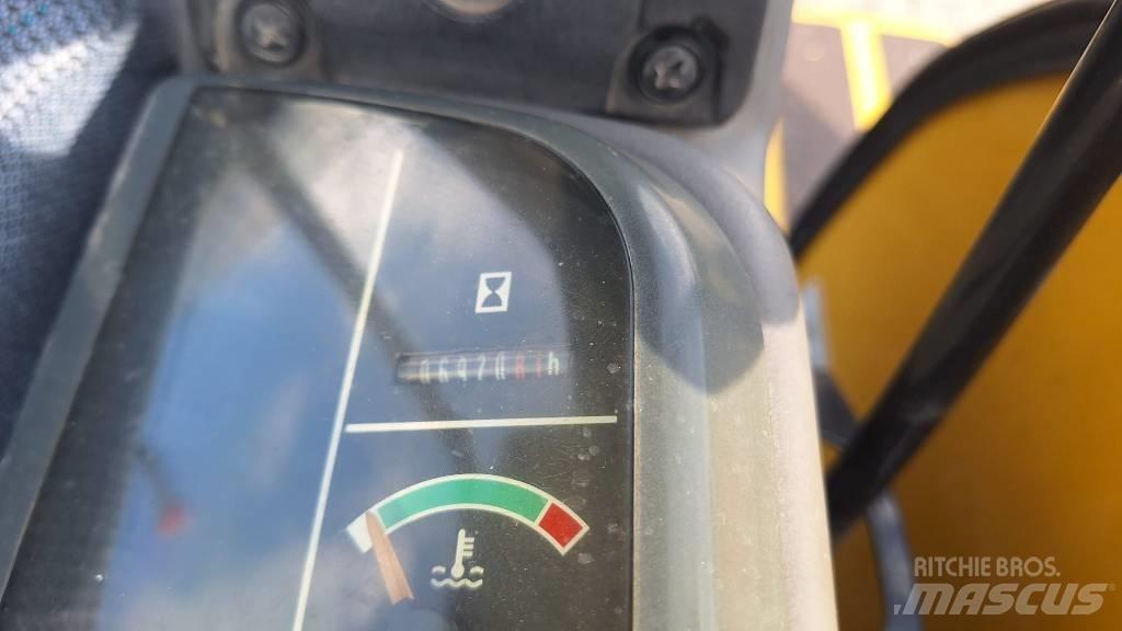 Komatsu PC27R-8 소형 굴삭기 7톤 미만