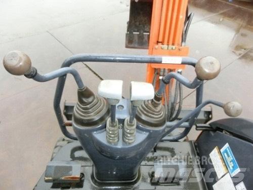 Hitachi ZX20U 소형 굴삭기 7톤 미만