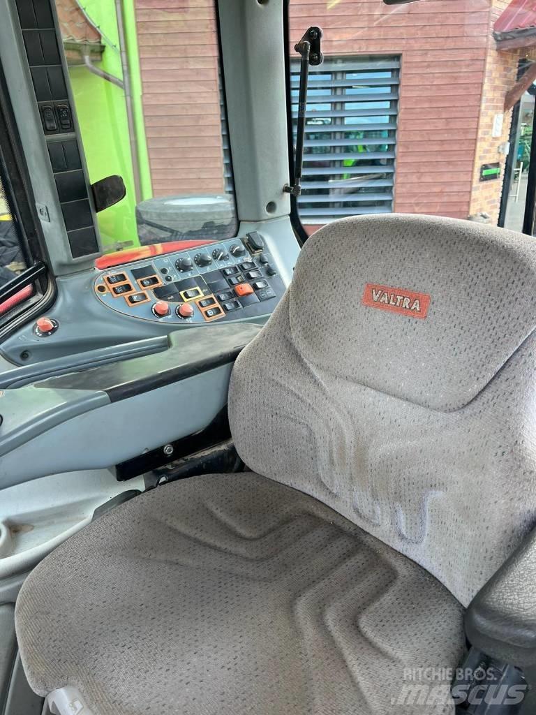 Valtra N 163 트랙터