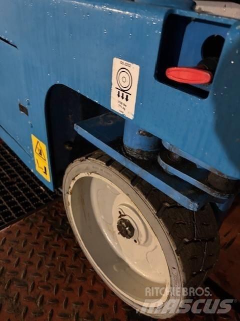 Genie GS 3232 가위형 리프트