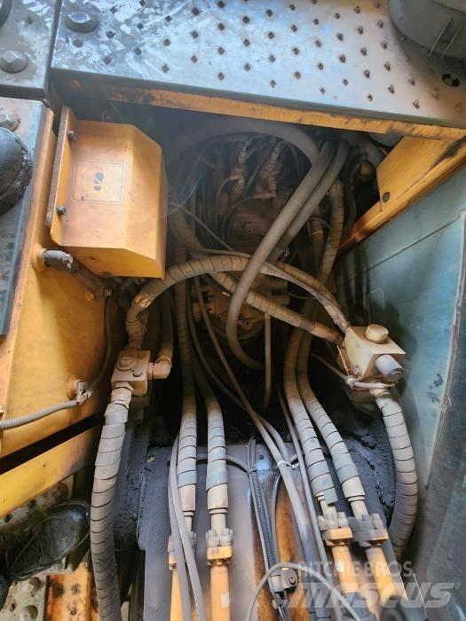 Hyundai HW210  휠 굴삭기