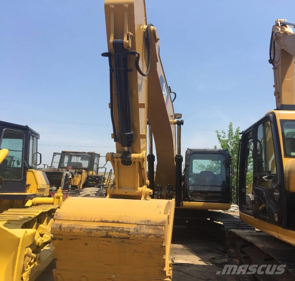 CAT 320 D 대형 굴삭기 29톤 이상