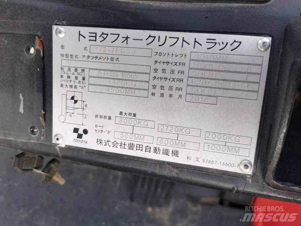 Toyota 7FD 30 디젤 지게차