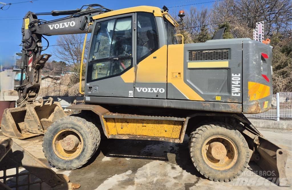 Volvo EW 140E  휠 굴삭기