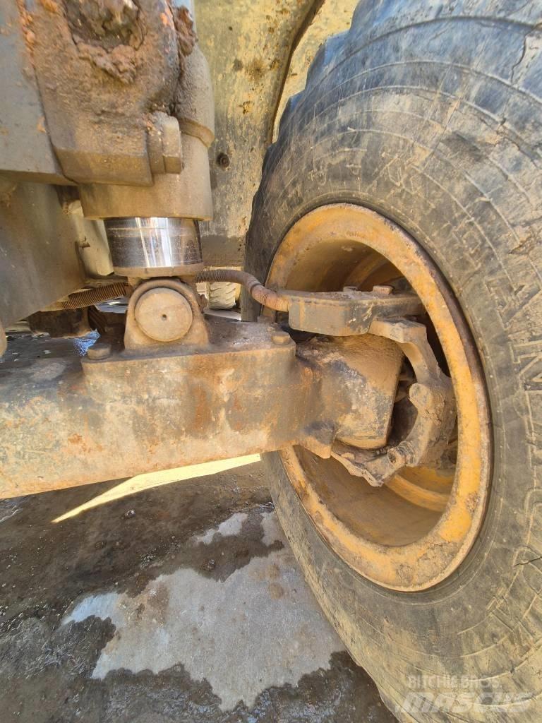 Volvo EW 140E  휠 굴삭기