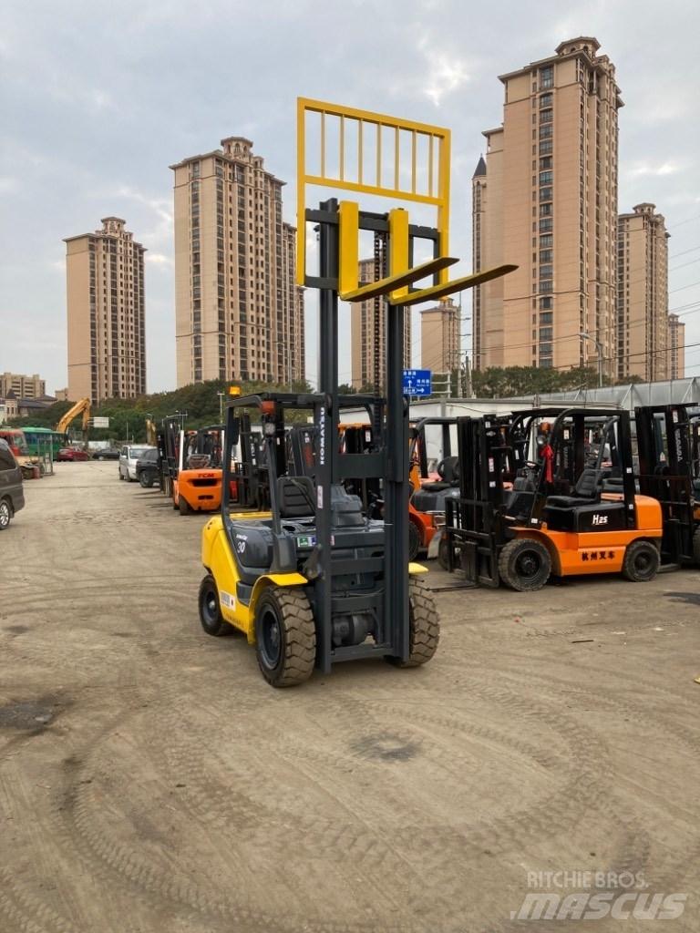 Komatsu FD30T-16 디젤 지게차