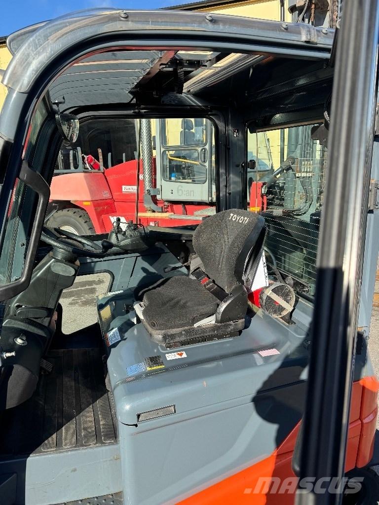 Toyota 8FBMKT25 전동 지게차