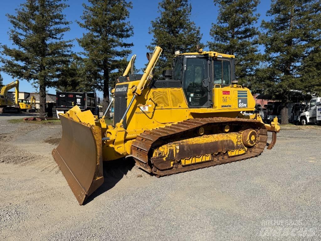 Komatsu D65PX-18 크롤러 도저