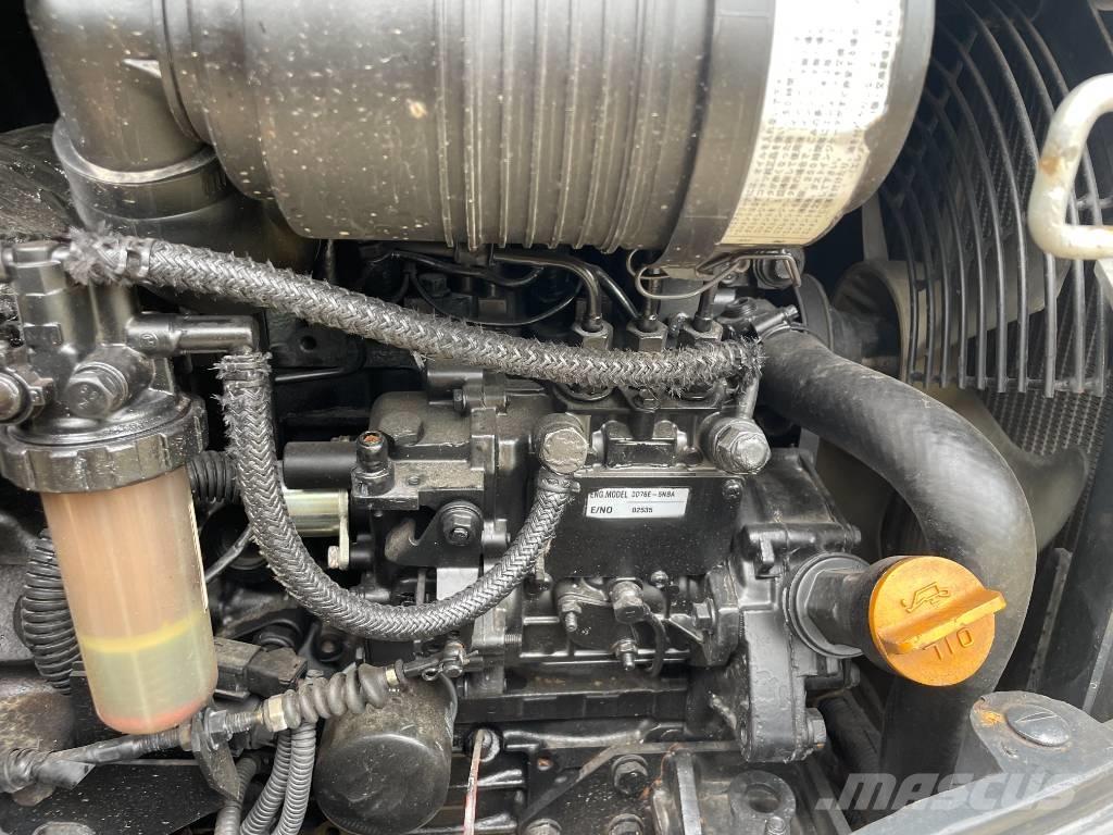 Komatsu PC 20 대형 굴삭기 29톤 이상