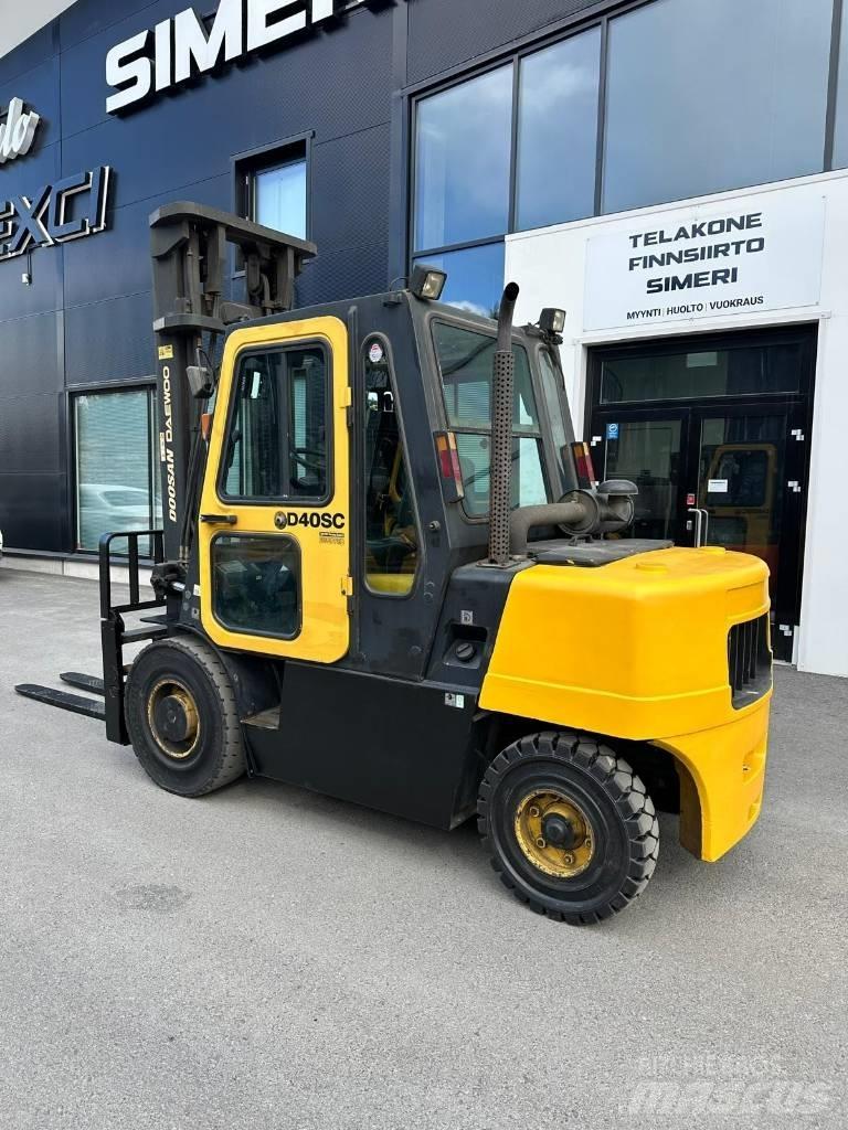 Daewoo D40SC-2 디젤 지게차