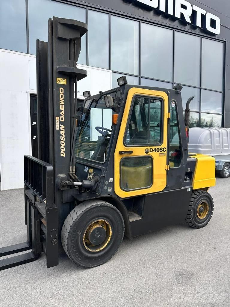 Daewoo D40SC-2 디젤 지게차