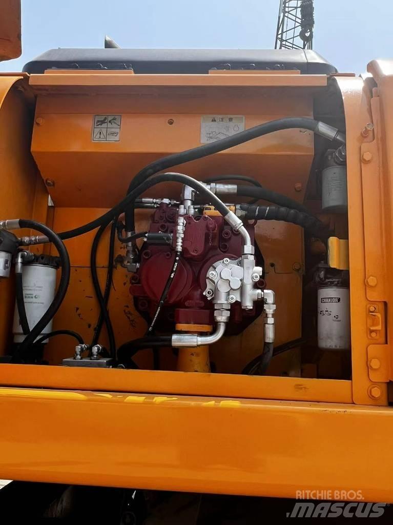 Hyundai R210W-7  휠 굴삭기
