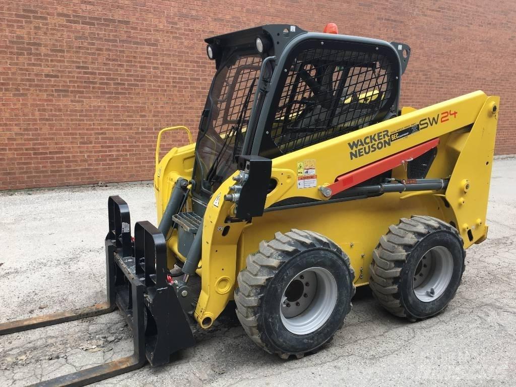 Wacker Neuson SW24  스키드로더