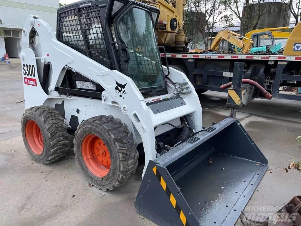 Bobcat S300  스키드로더