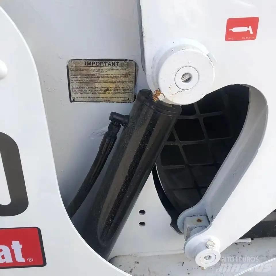 Bobcat S300  스키드로더