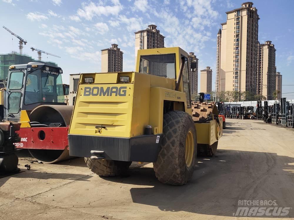 Bomag BW 217 싱글 드럼 롤러