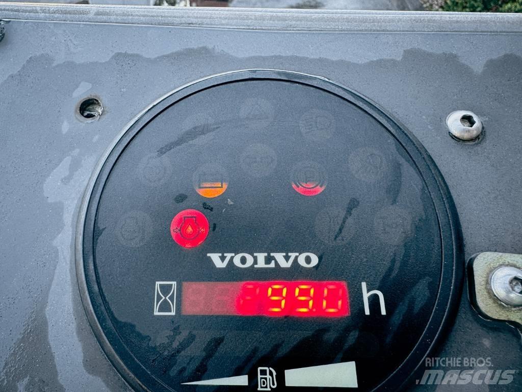 Volvo DD 25 B 트윈 드럼 롤러