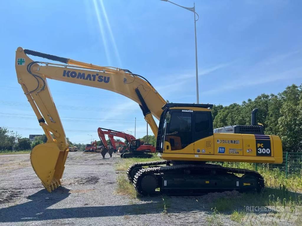 Komatsu PC 300 대형 굴삭기 29톤 이상