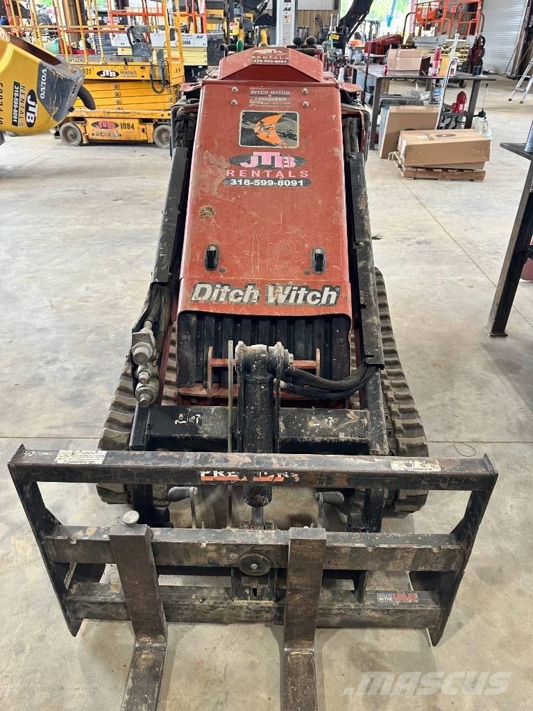 Ditch Witch SK 1050  스키드로더