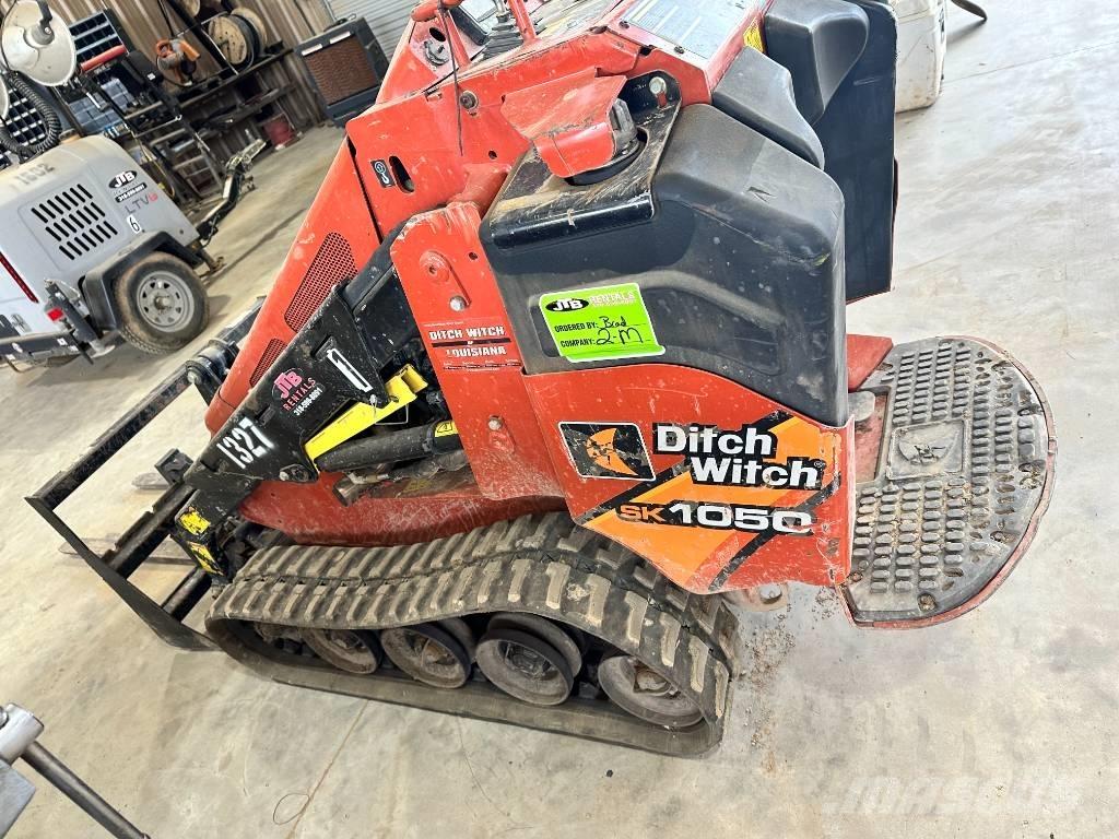Ditch Witch SK 1050  스키드로더