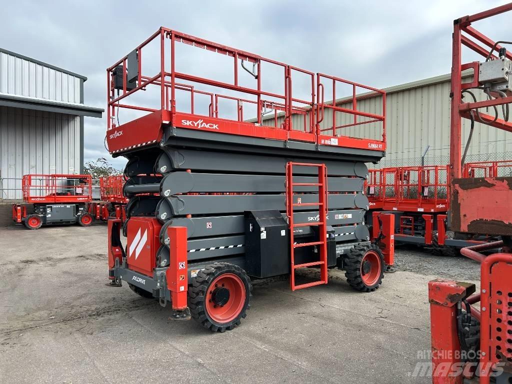 SkyJack sj 9664 RT 가위형 리프트