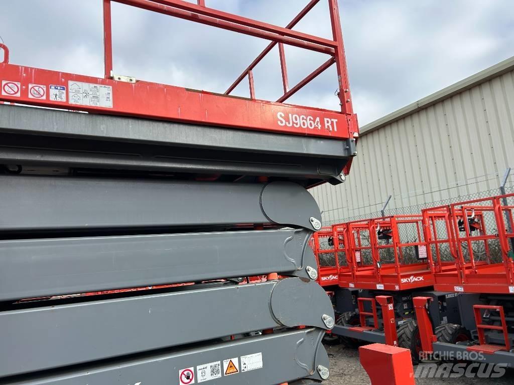SkyJack sj 9664 RT 가위형 리프트