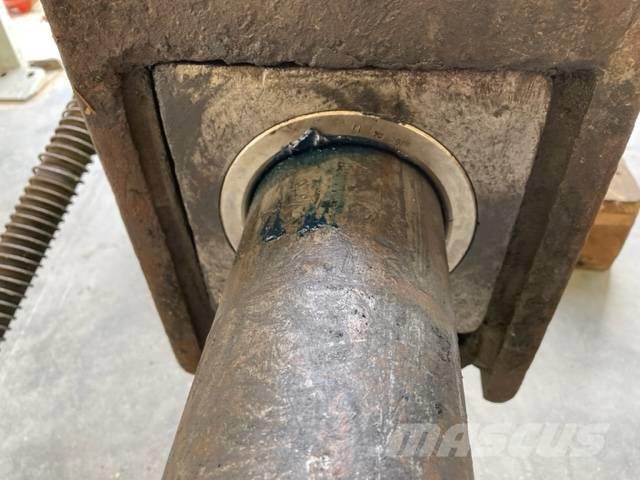 Montabert BRH 900 브레이커