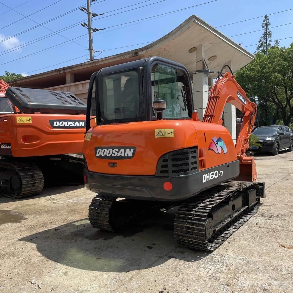 Doosan DH60-7 소형 굴삭기 7톤 미만