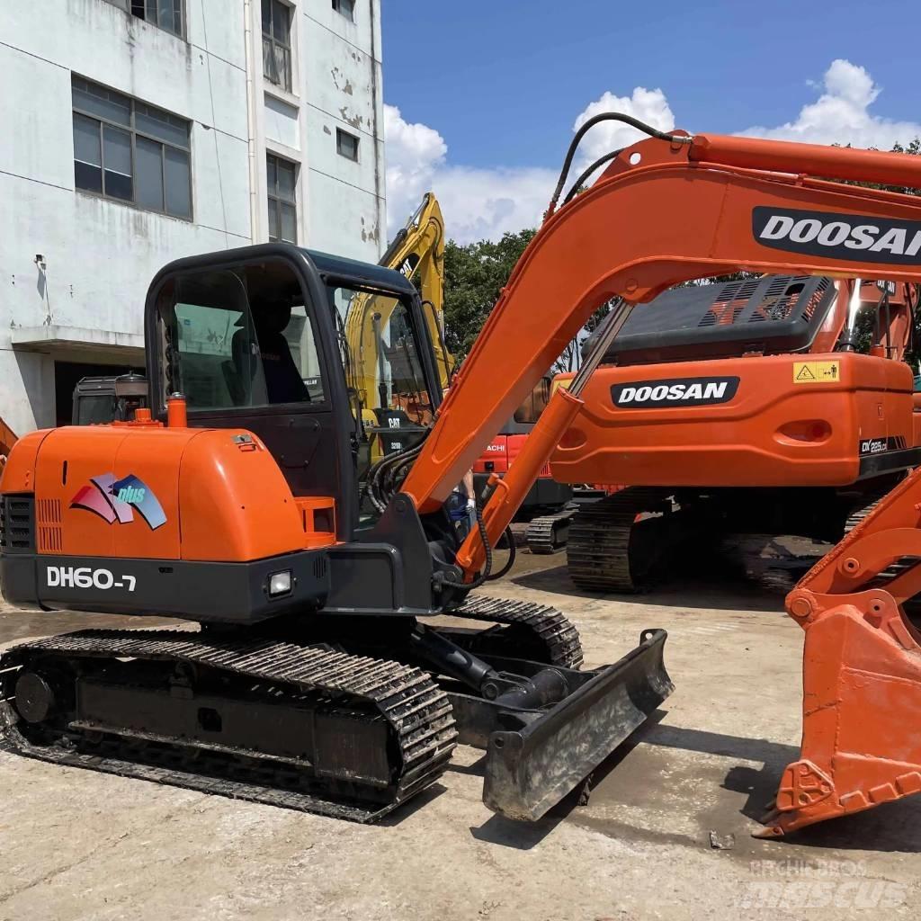 Doosan DH60-7 소형 굴삭기 7톤 미만