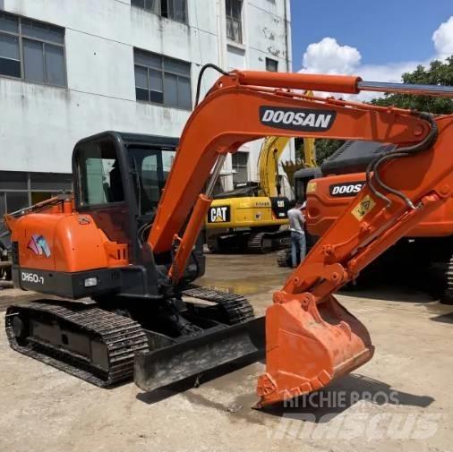 Doosan DH60-7 소형 굴삭기 7톤 미만