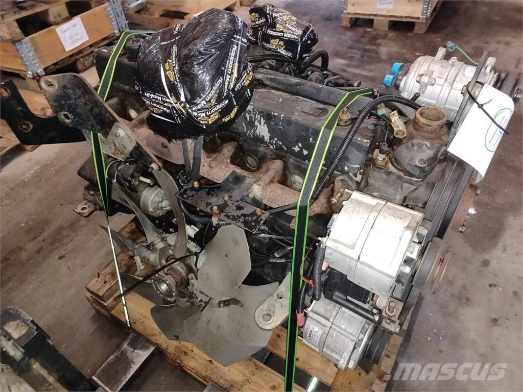 Komatsu 860.4 엔진