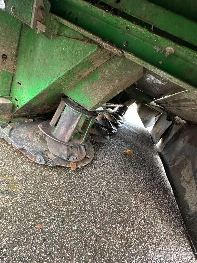 John Deere 830 모어 컨디셔너