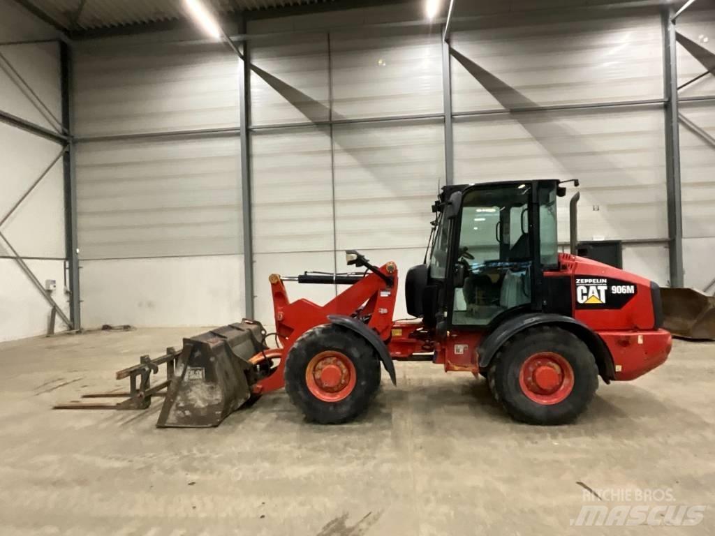 CAT 906 M  휠로우더