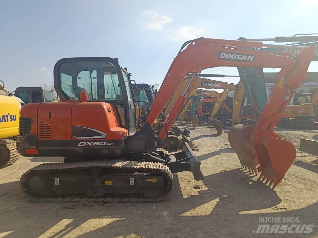 Doosan DX 60-9 C 대형 굴삭기 29톤 이상