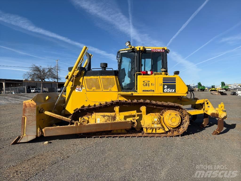 Komatsu D65EX-18 크롤러 도저