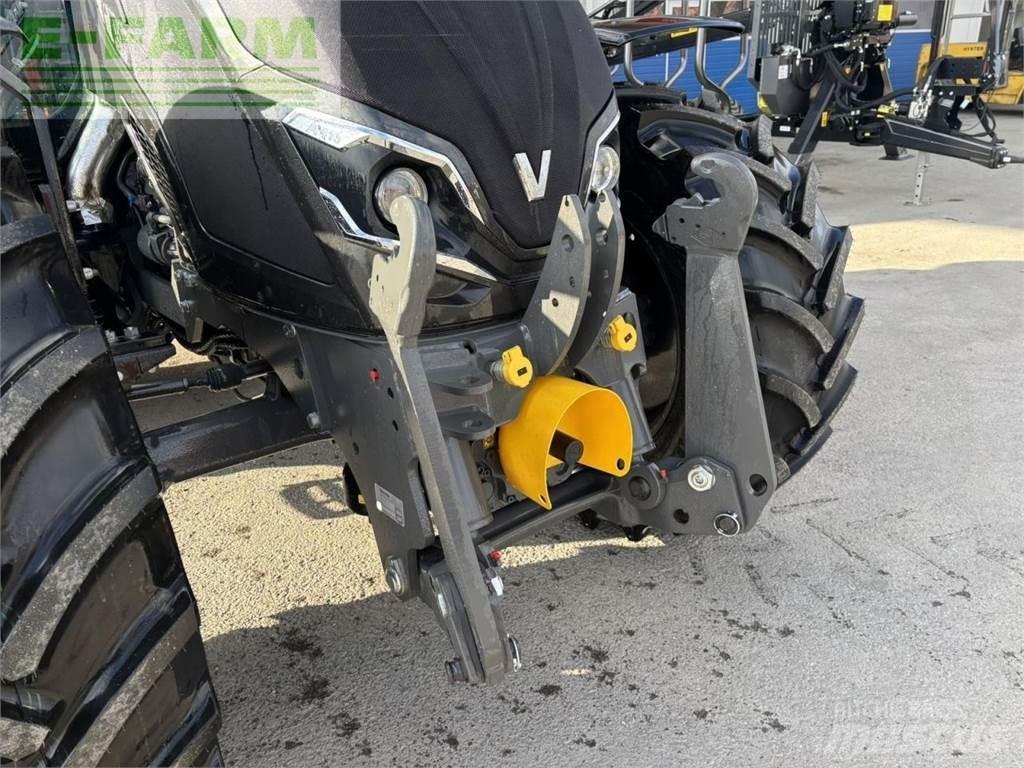Valtra a 115 트랙터