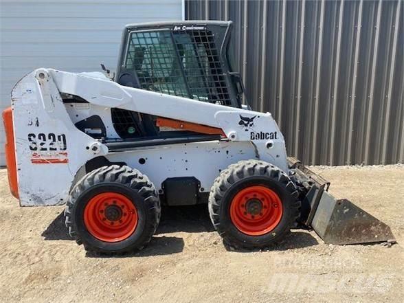 Bobcat S220  스키드로더