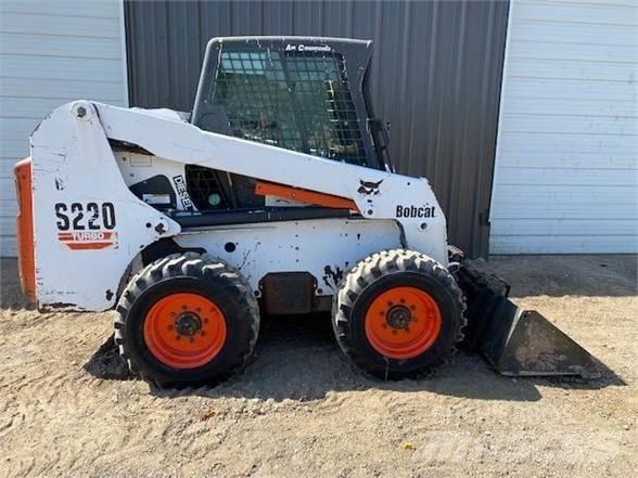 Bobcat S220  스키드로더