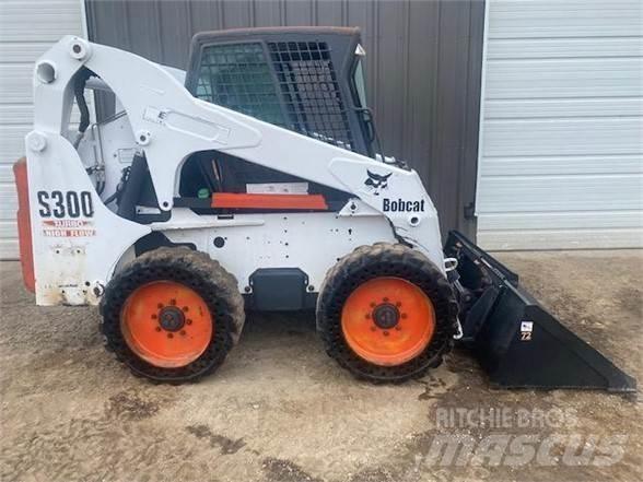 Bobcat S300  스키드로더