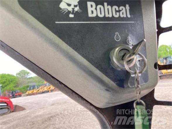 Bobcat T140  스키드로더