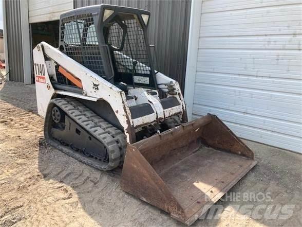 Bobcat T140  스키드로더