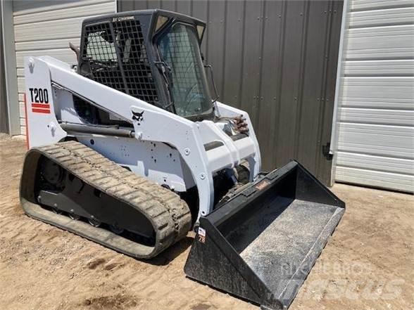 Bobcat T200  스키드로더
