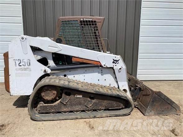 Bobcat T250  스키드로더